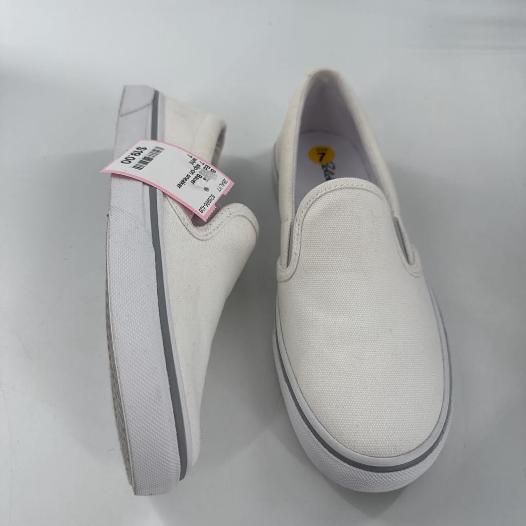 7 slip-on sneaker