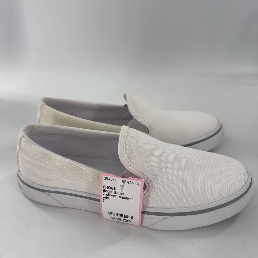 7 slip-on sneaker