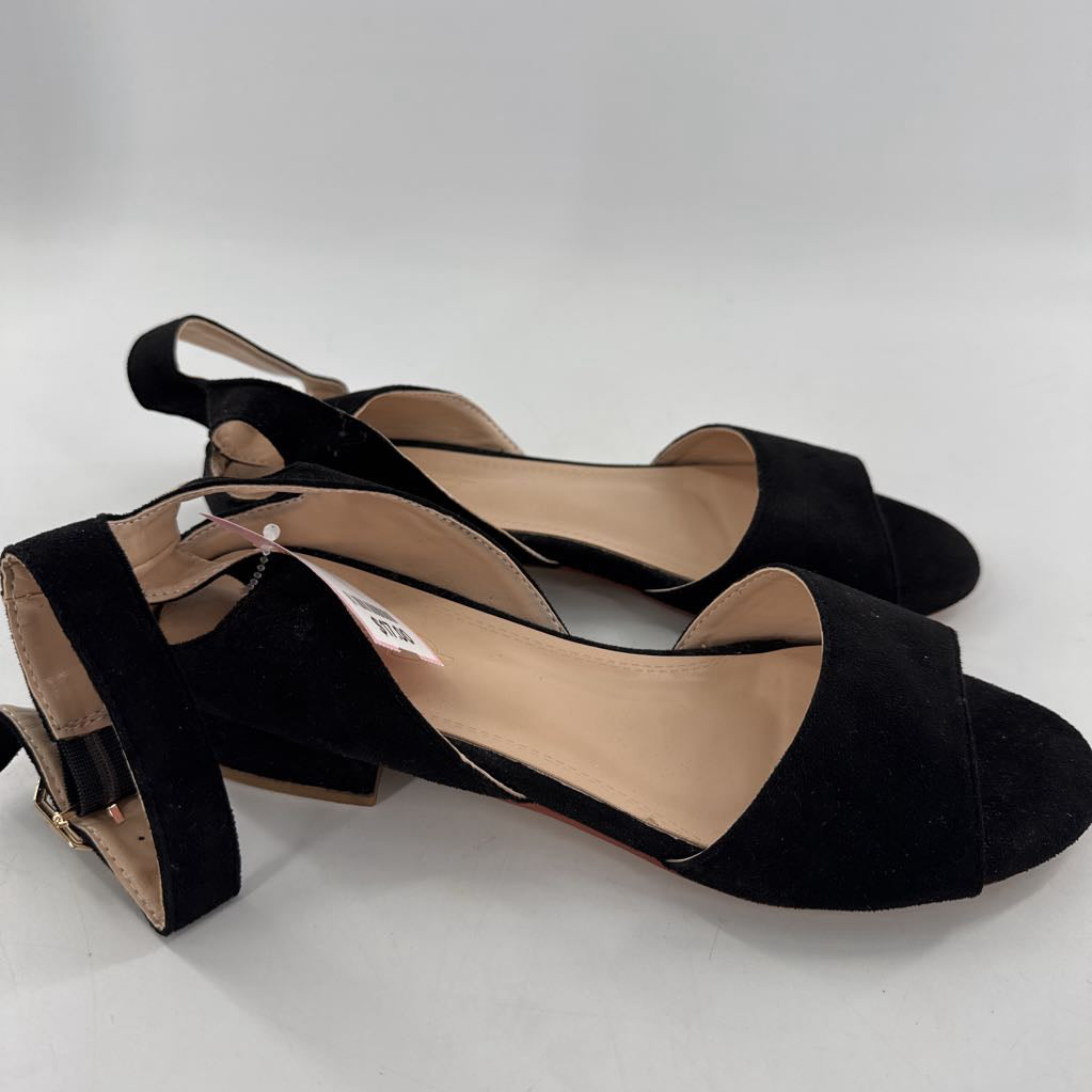 8 open toe low heel w/ ankle strap sandal