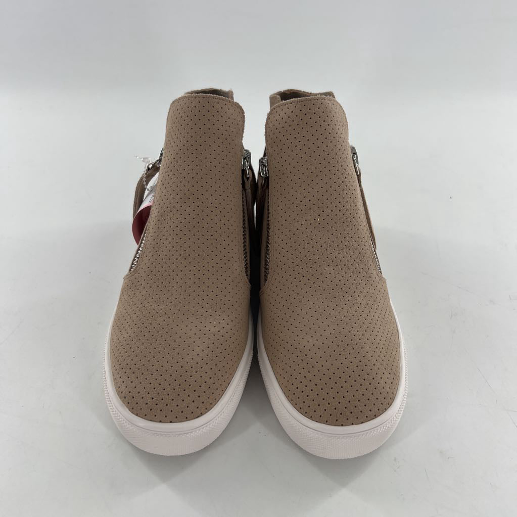 7.5 hidden wedge sneaker