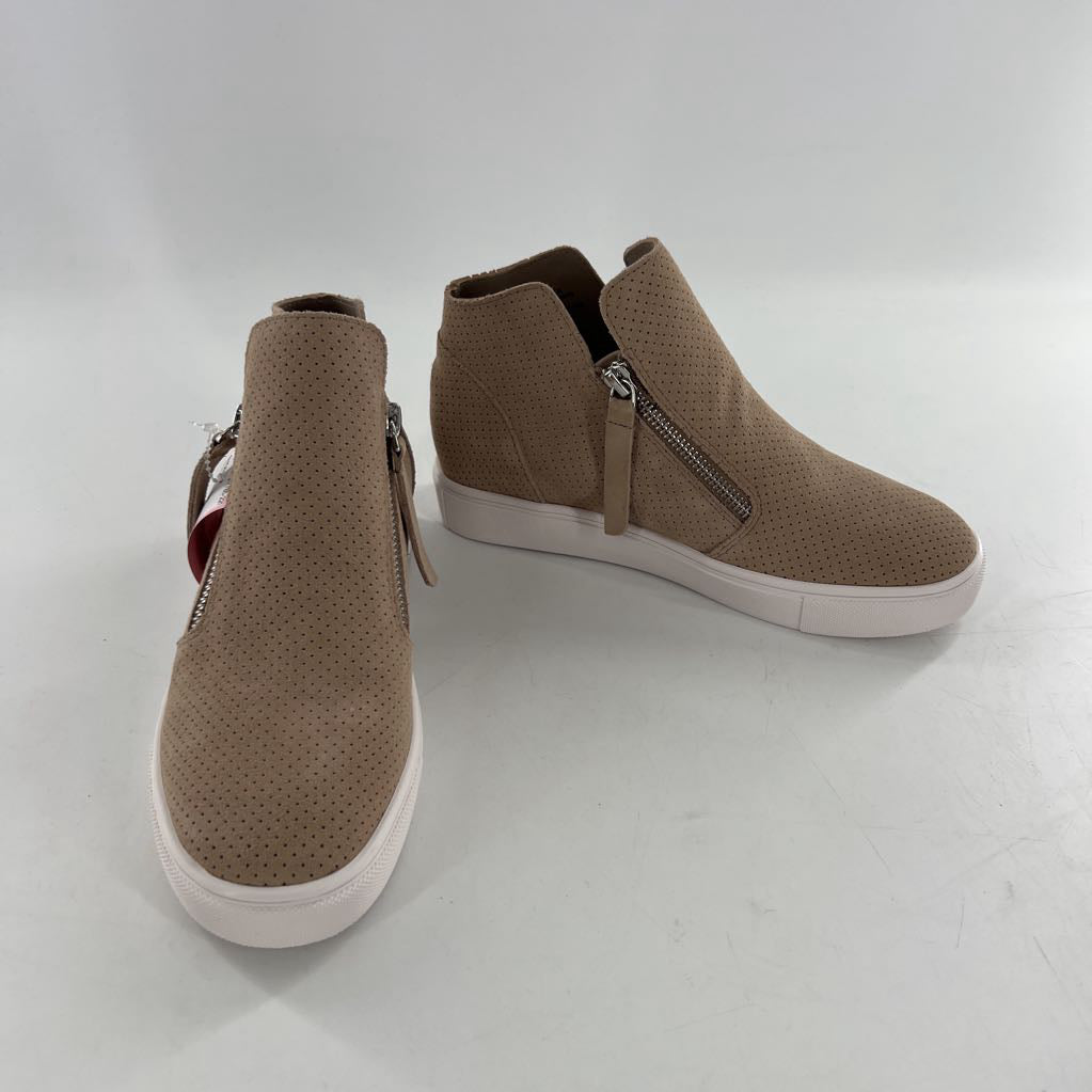 7.5 hidden wedge sneaker