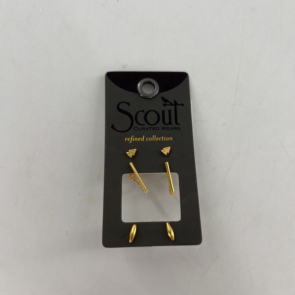 R24 goldtone earring set