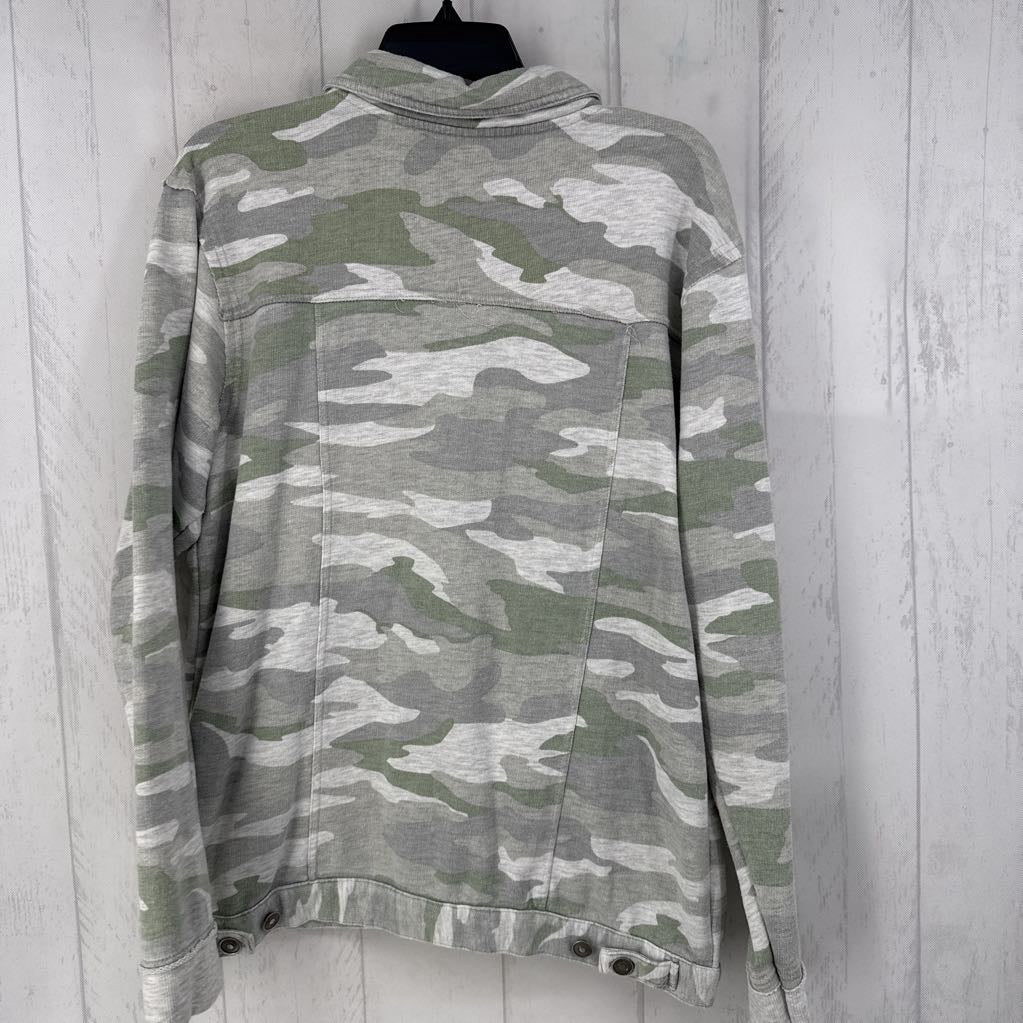 M camo print knit jacket