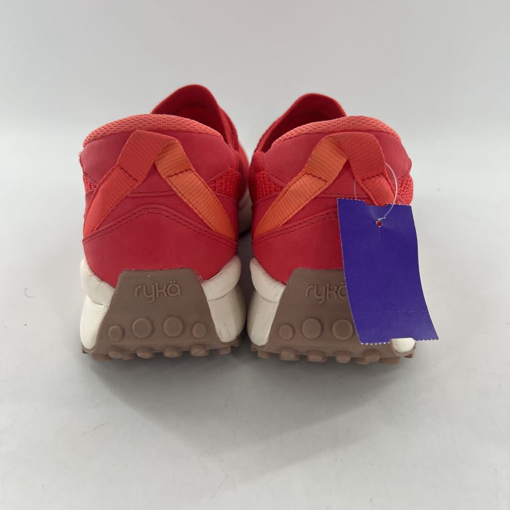 8.5w slip on sneakers