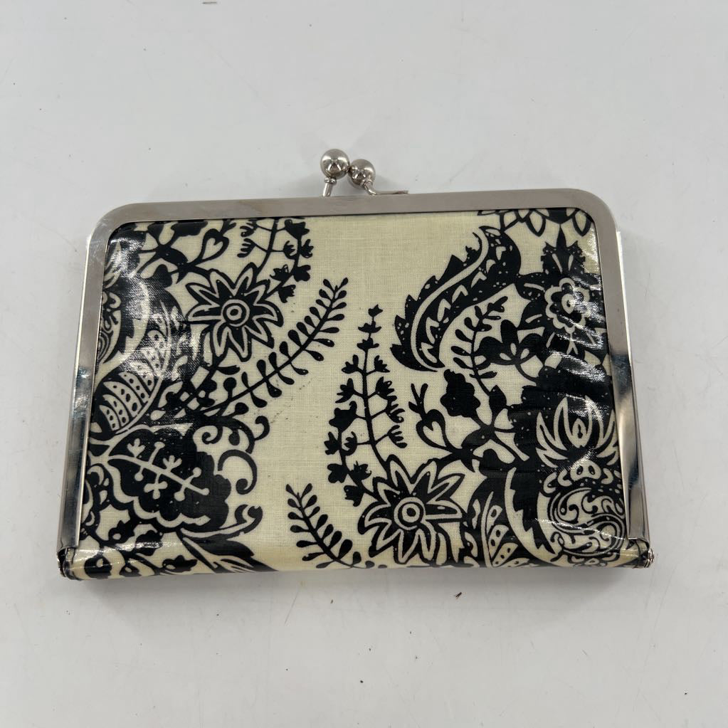 flo print clasp wallet