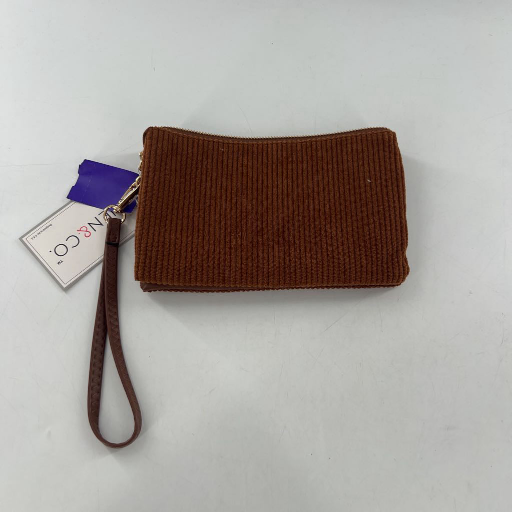 corduroy triple compartment wristlet