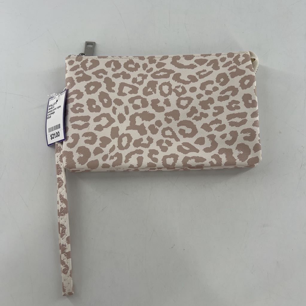animal print triple compartment wristlet