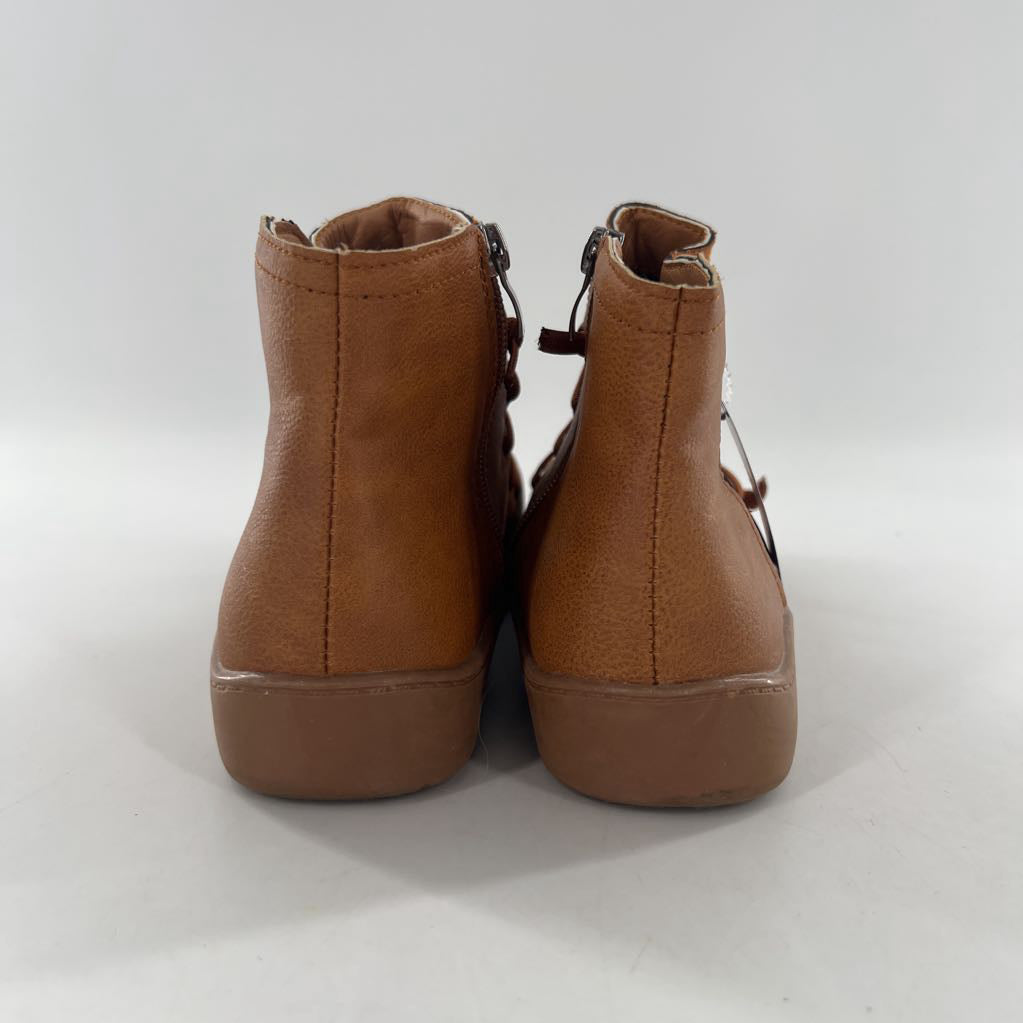 9 lace-up bootie