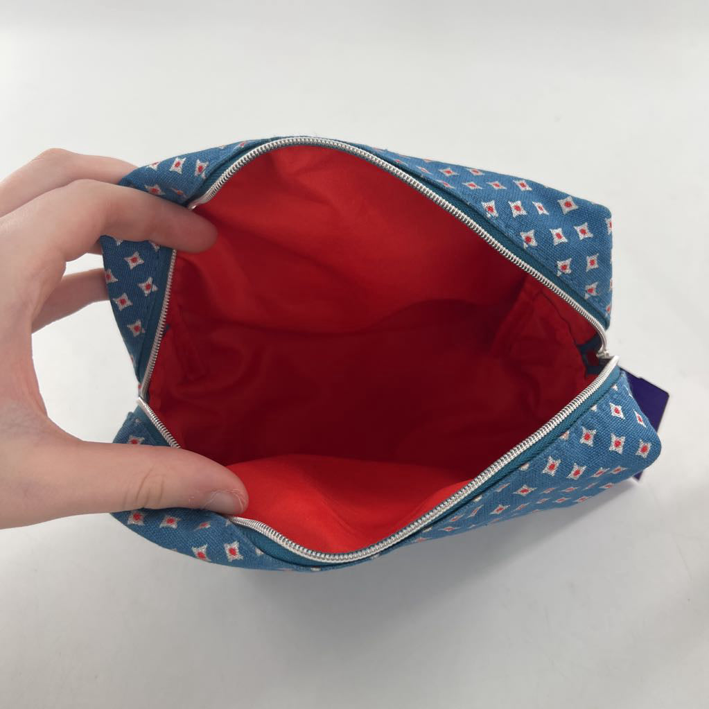 l'occitane cosmetic bag