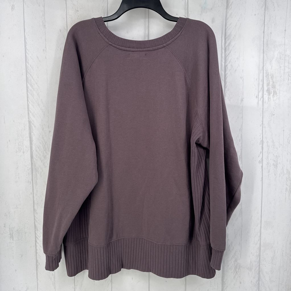 XL crewneck sweatshirt