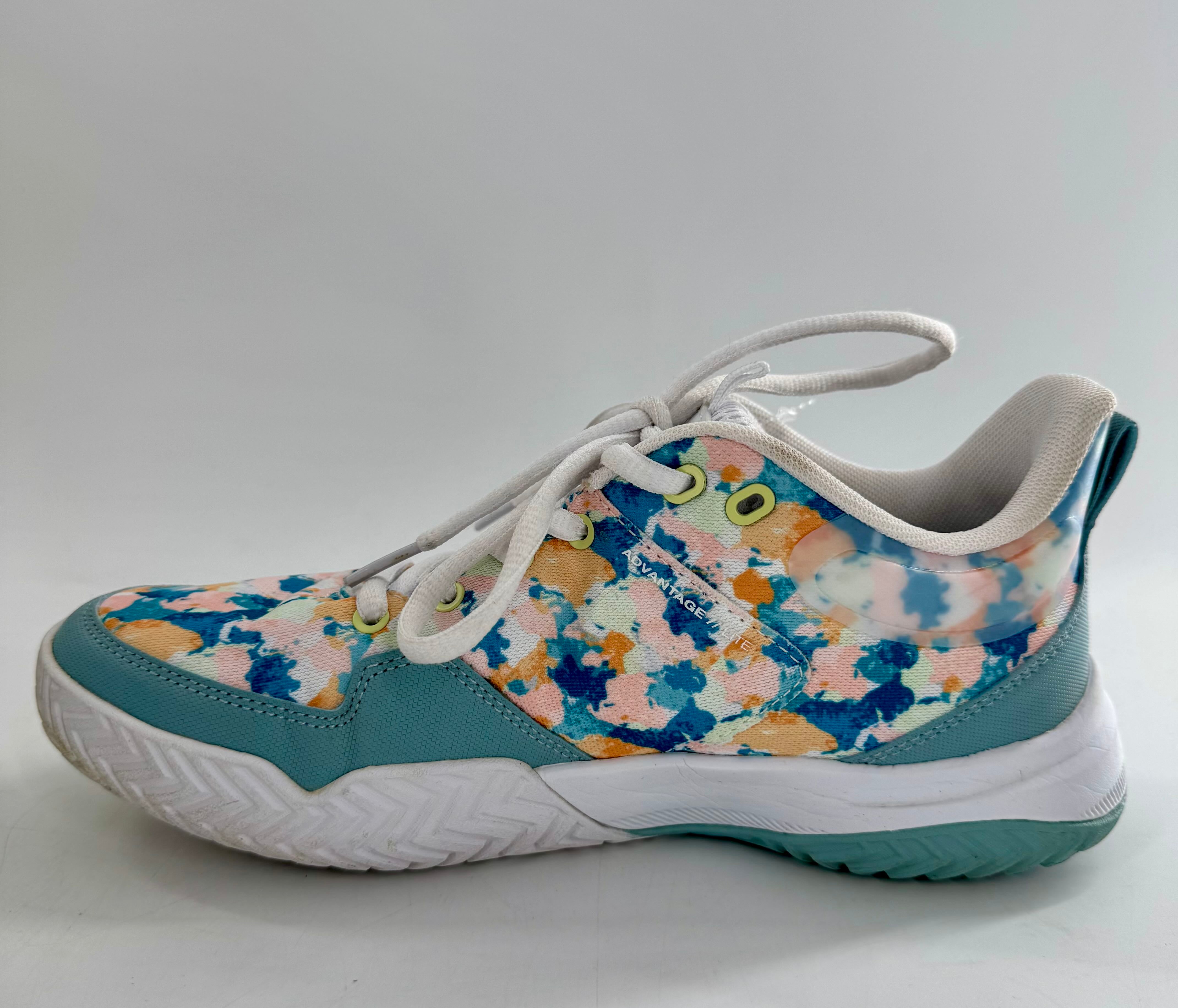 8 multicolor lace-up sneaker