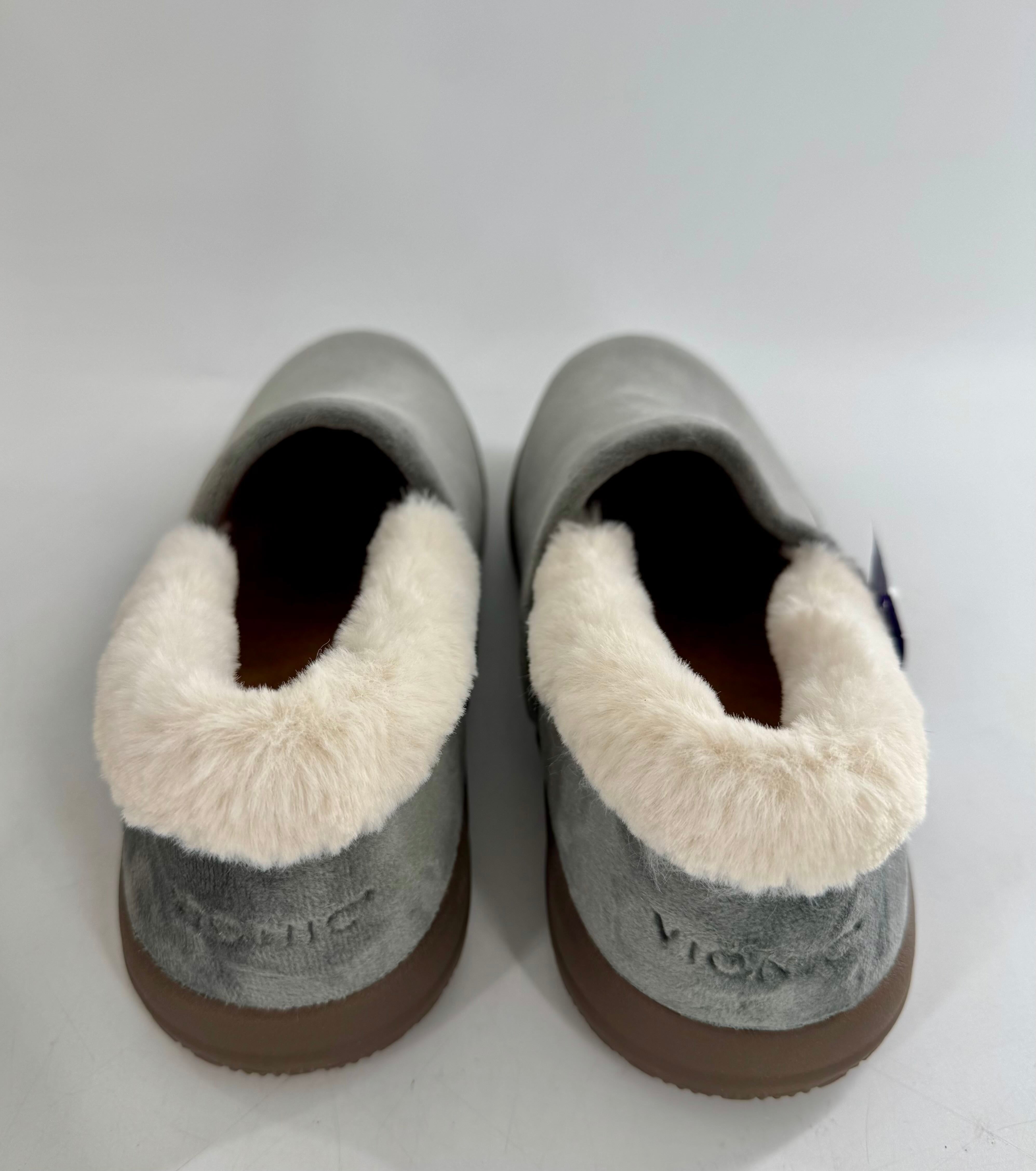 9 sherpa slip-ons