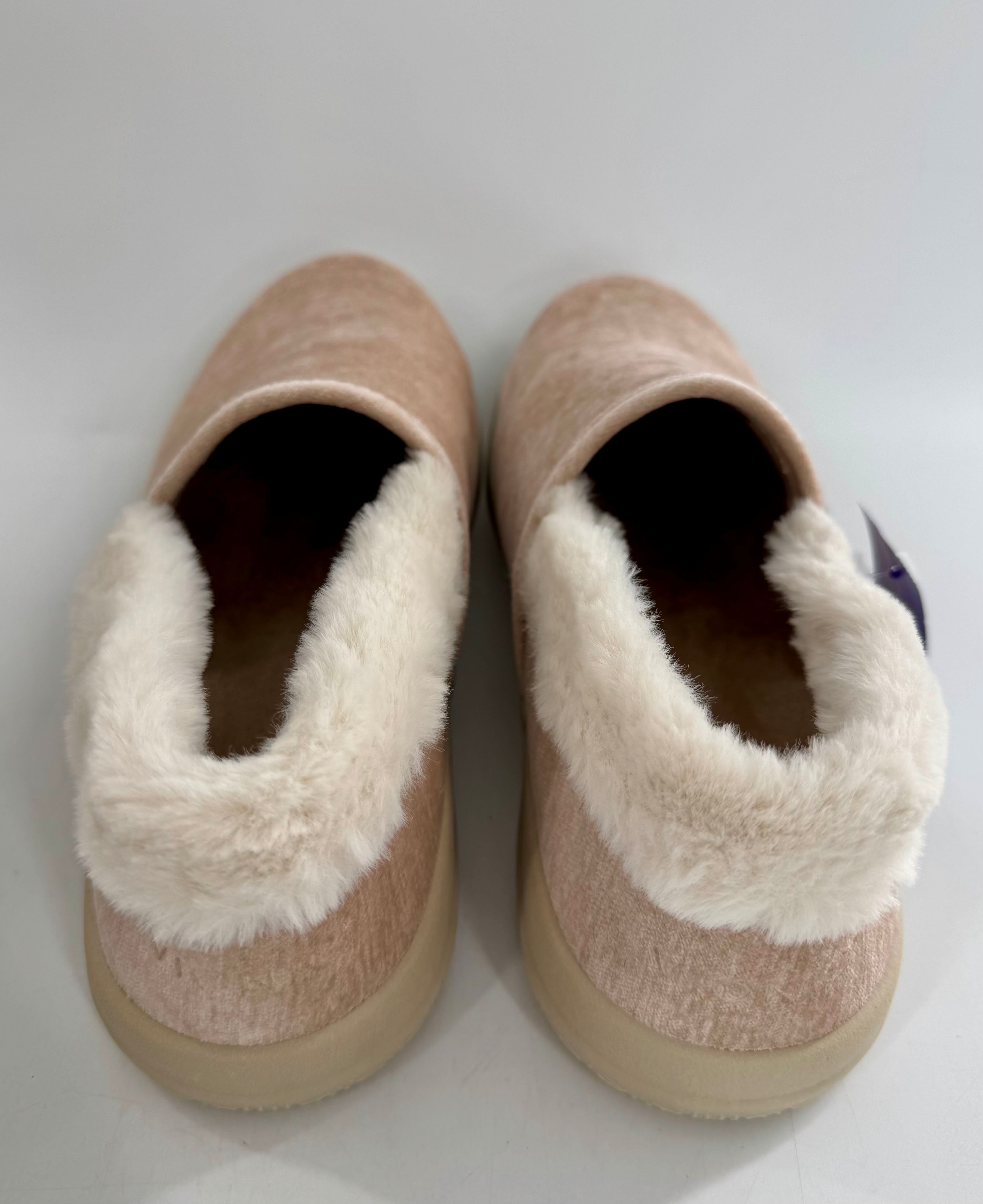 9 sherpa slip-ons