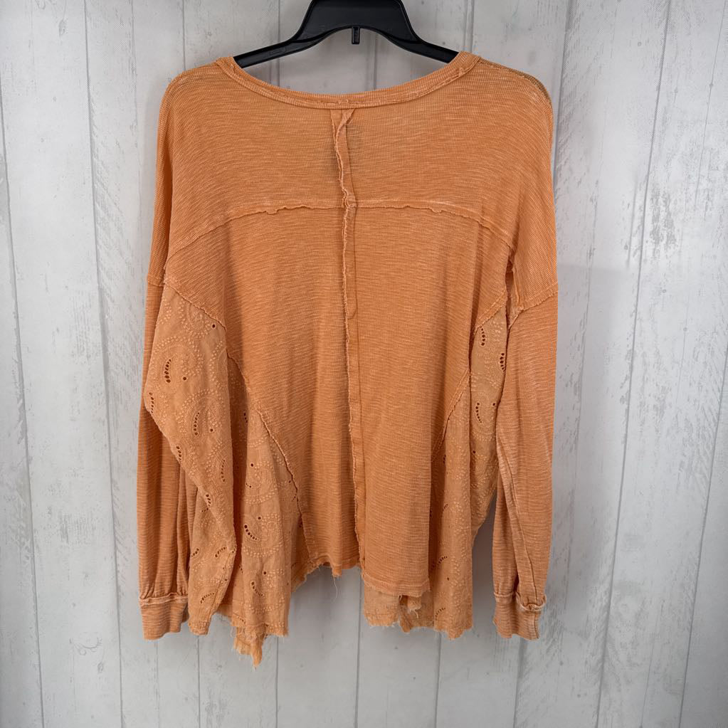 L waffle knit & eyelet v-neck l/s top