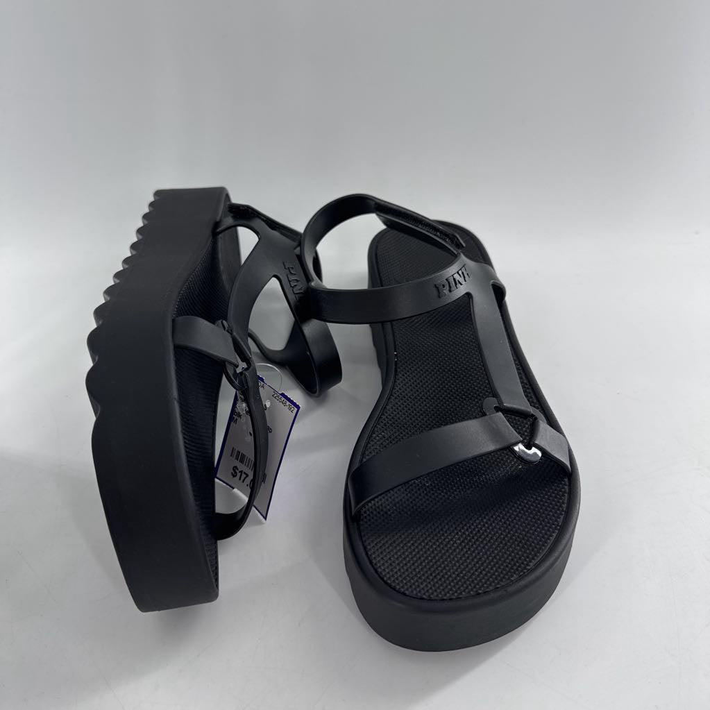 M 7-8 velcro strap sandals