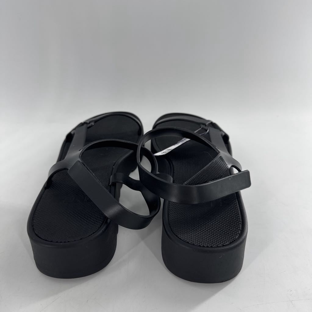 M 7-8 velcro strap sandals