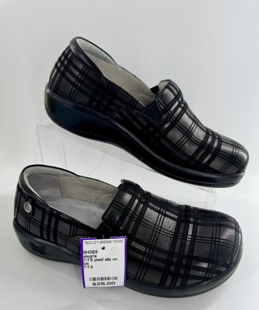 7/7.5 plaid slip on mules