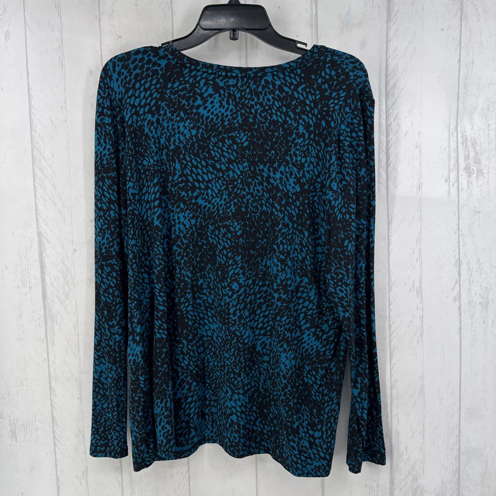 XL animal print l/s top