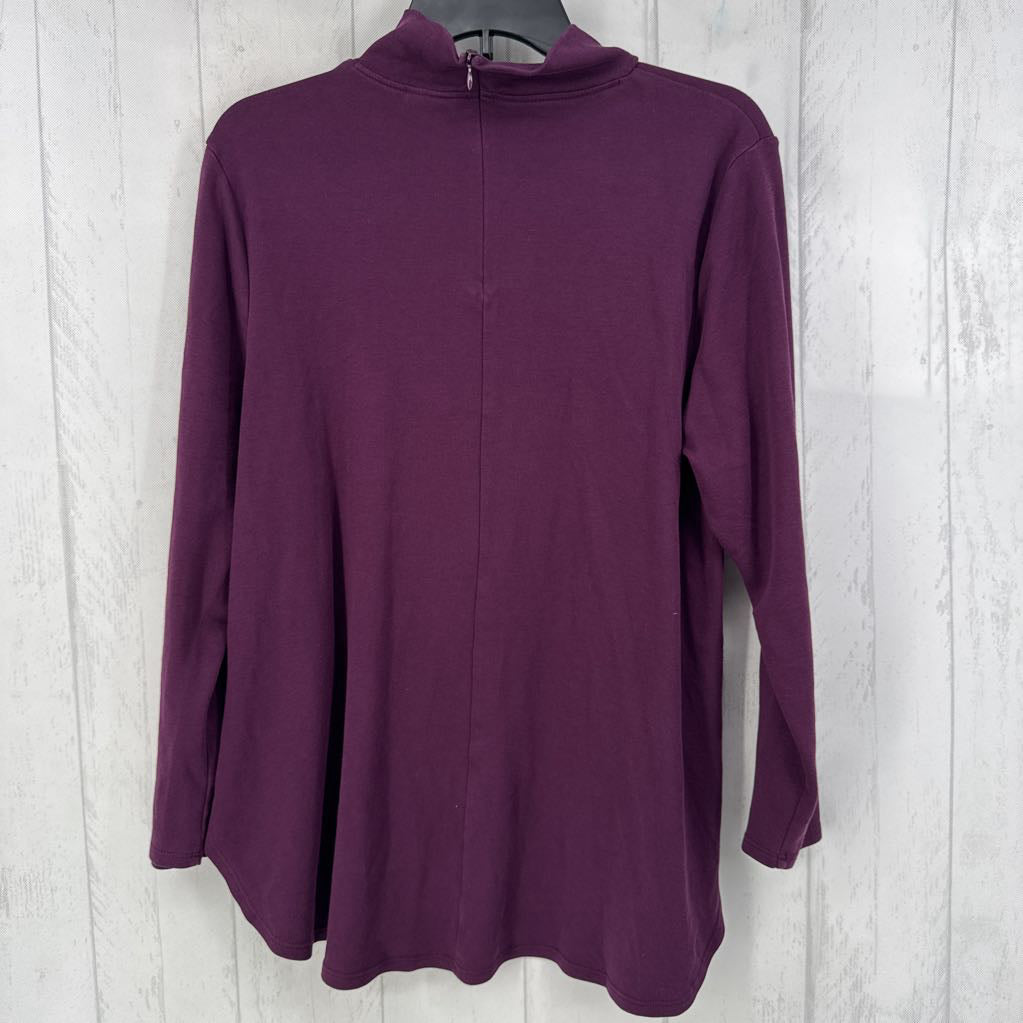 XL mock neck l/s top