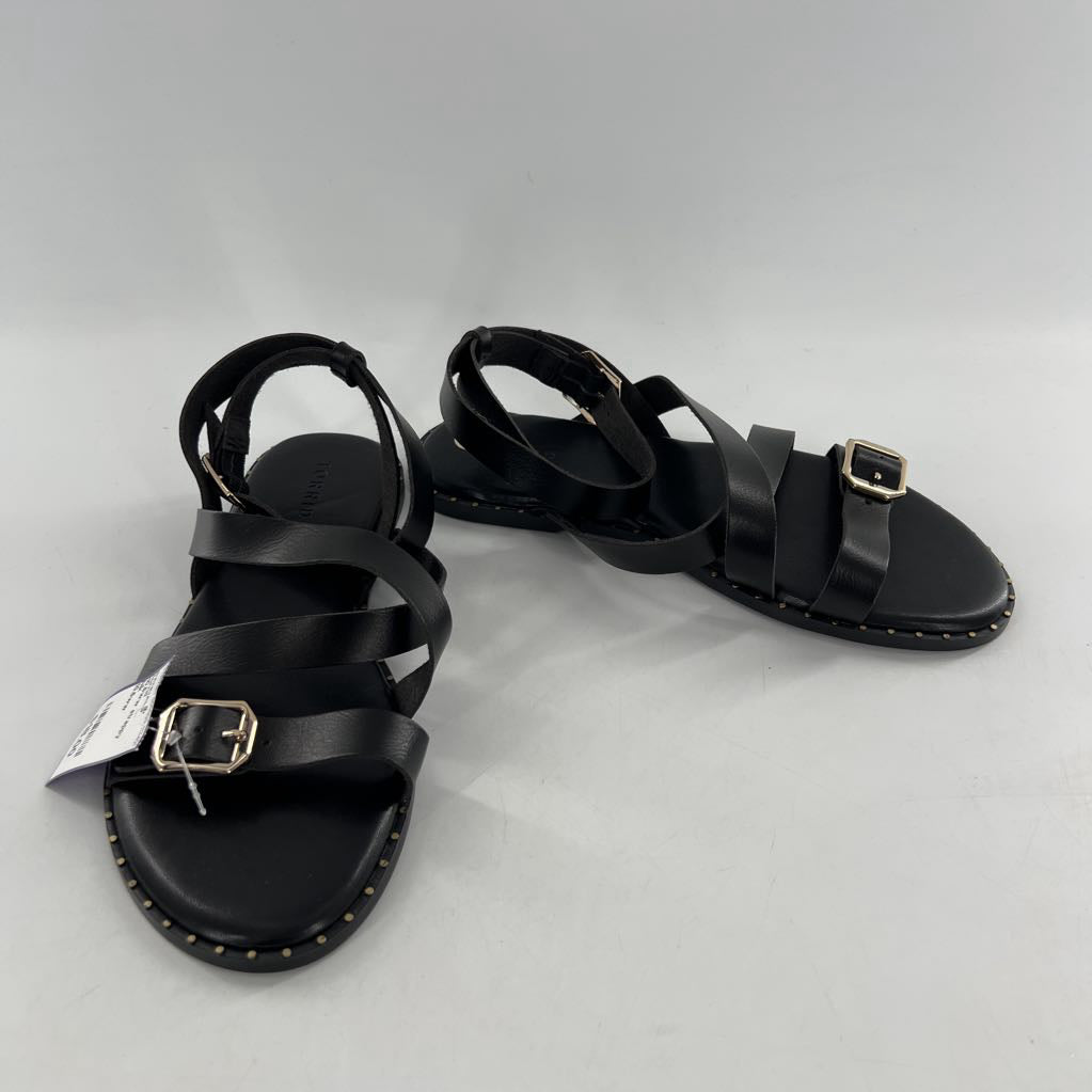 10.5ww strappy gladiator sandals