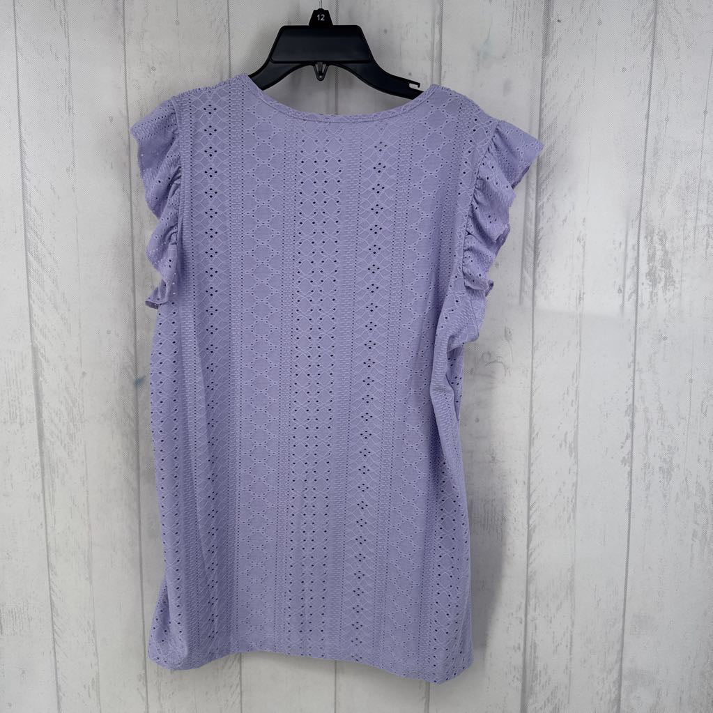 M eyelet ruffled slv top