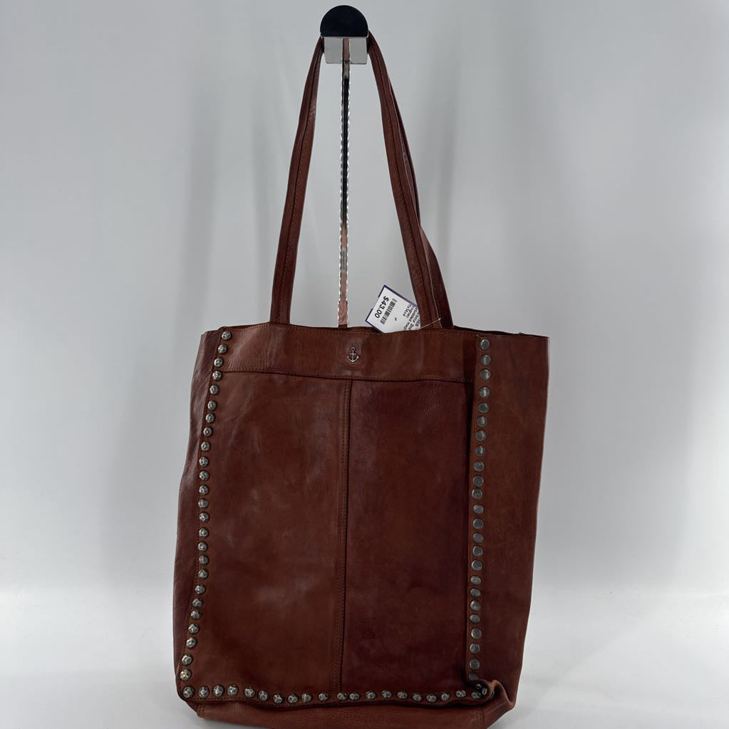 studded magnetic closure tote