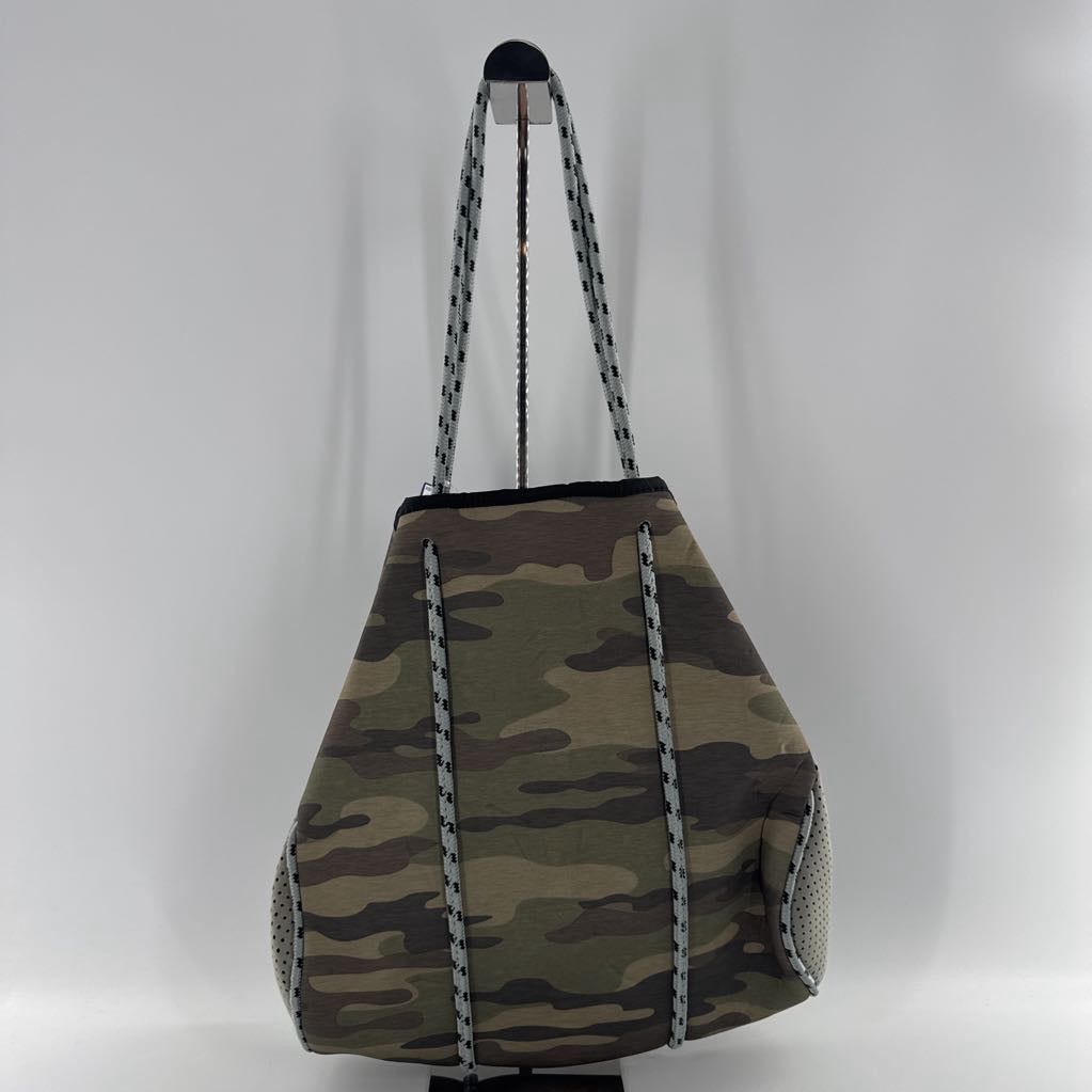 2pc camo stripe neoprene tote w/ pouch