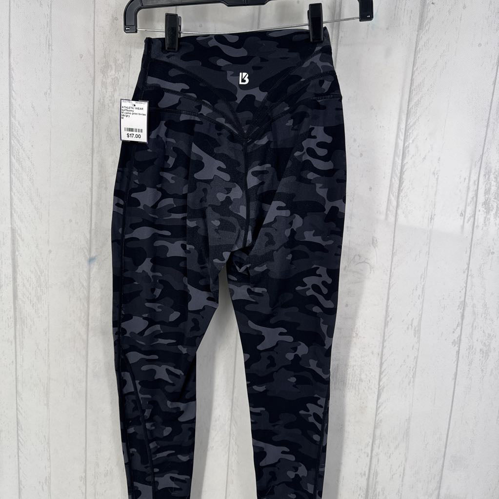 M camo print hi-rise leggings