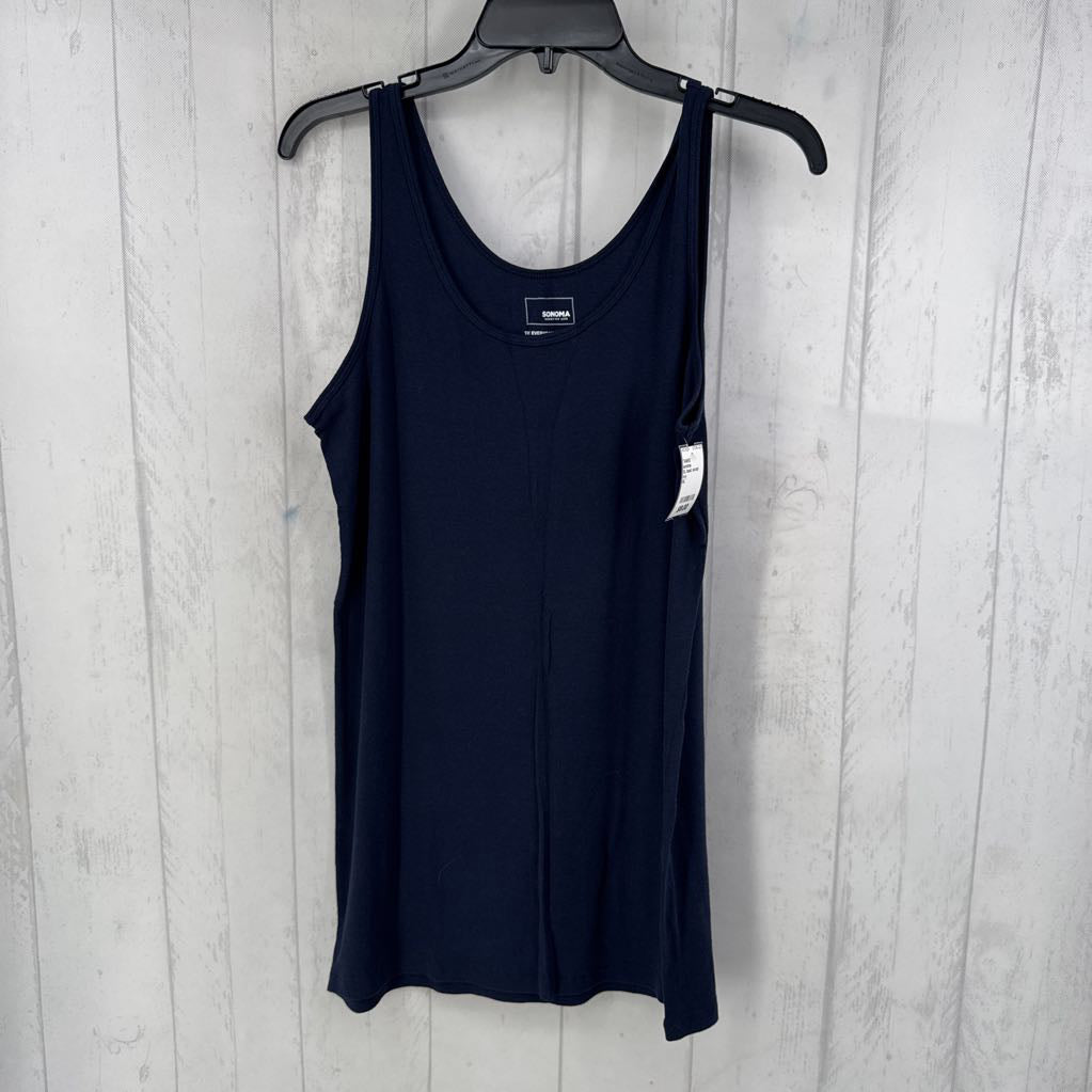 XL basic scoop neck tank