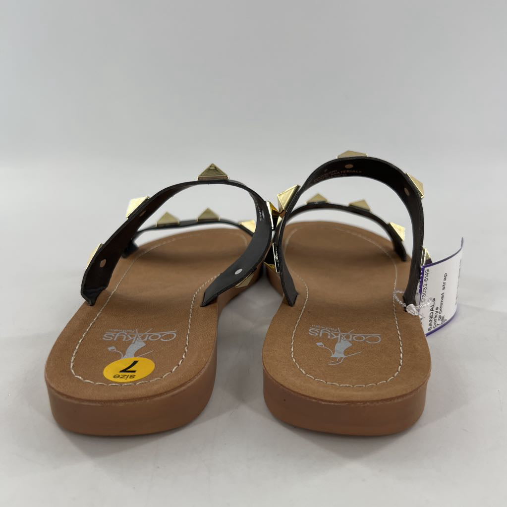 7 grommet strap sandal