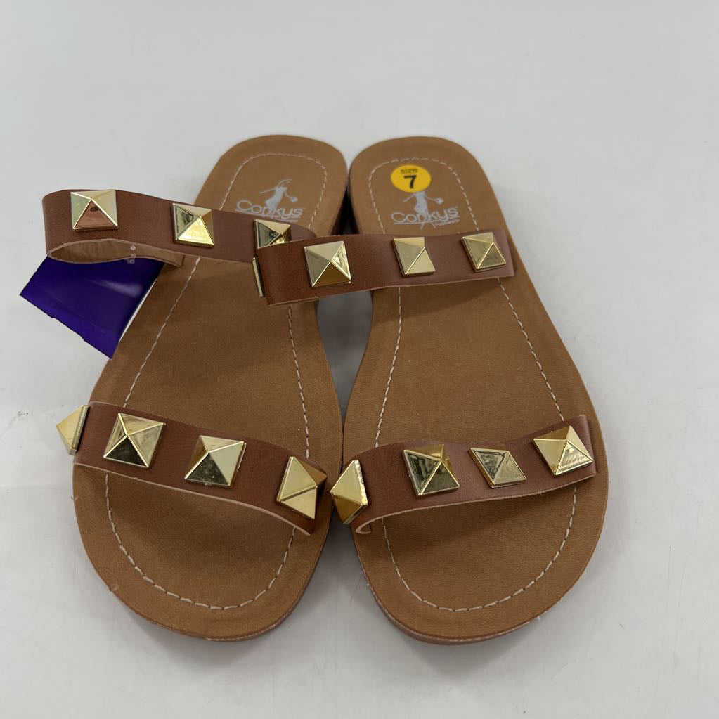 7 grommet strap sandal