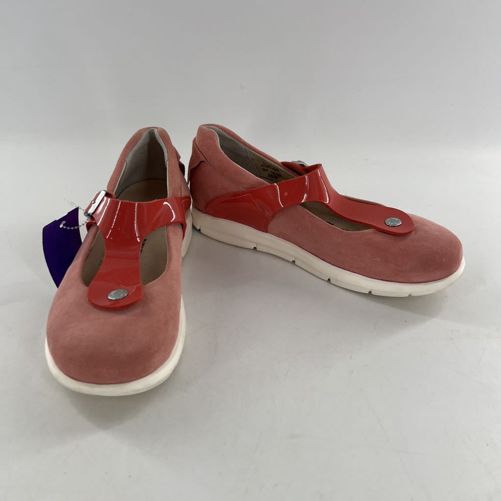 7-7.5 suede w/ patent leather t-strap shoes