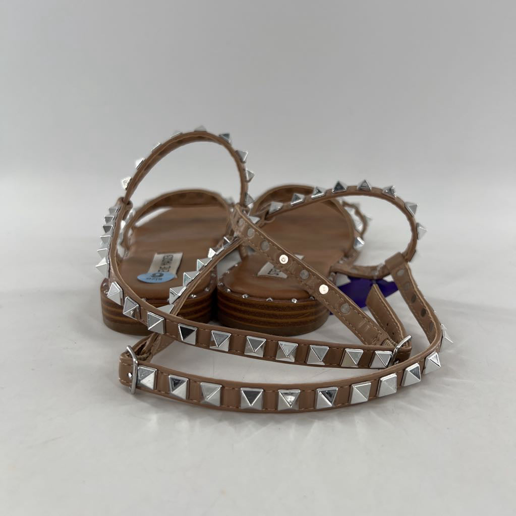 6 grommet ankle strap sandal