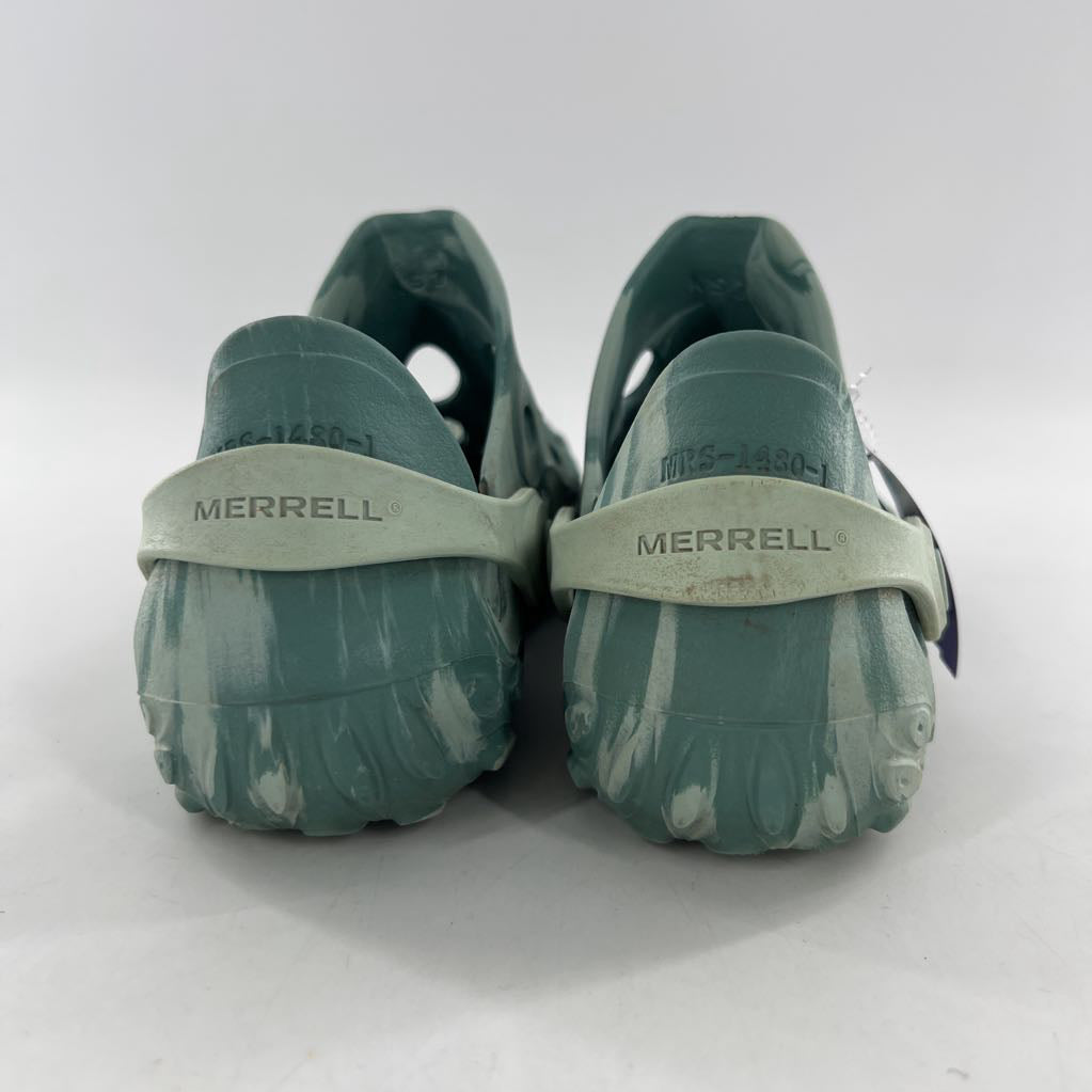 6 slip-on water shoes