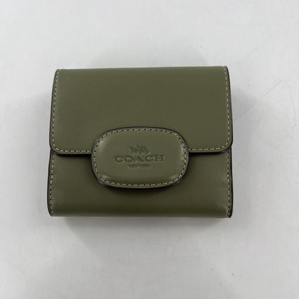 tri-fold wallet