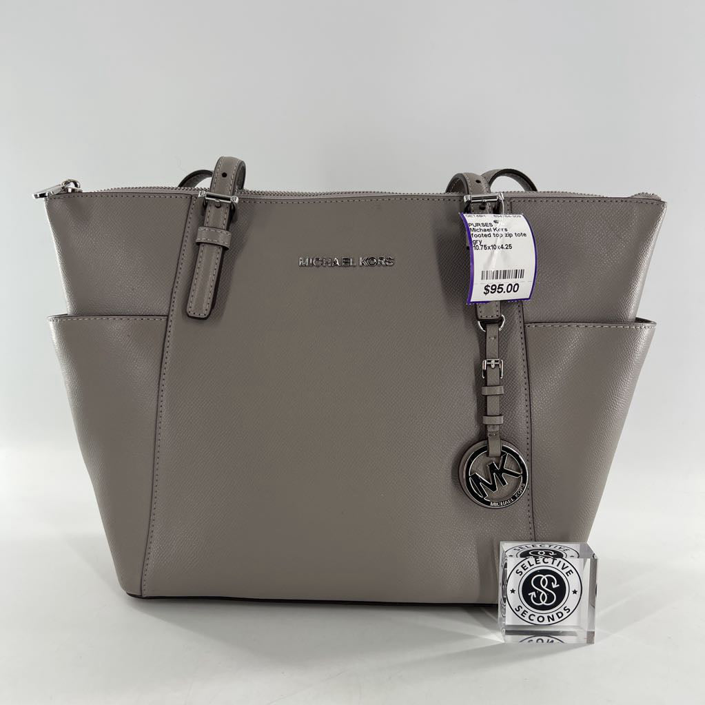 footed top zip tote w/ open pockets