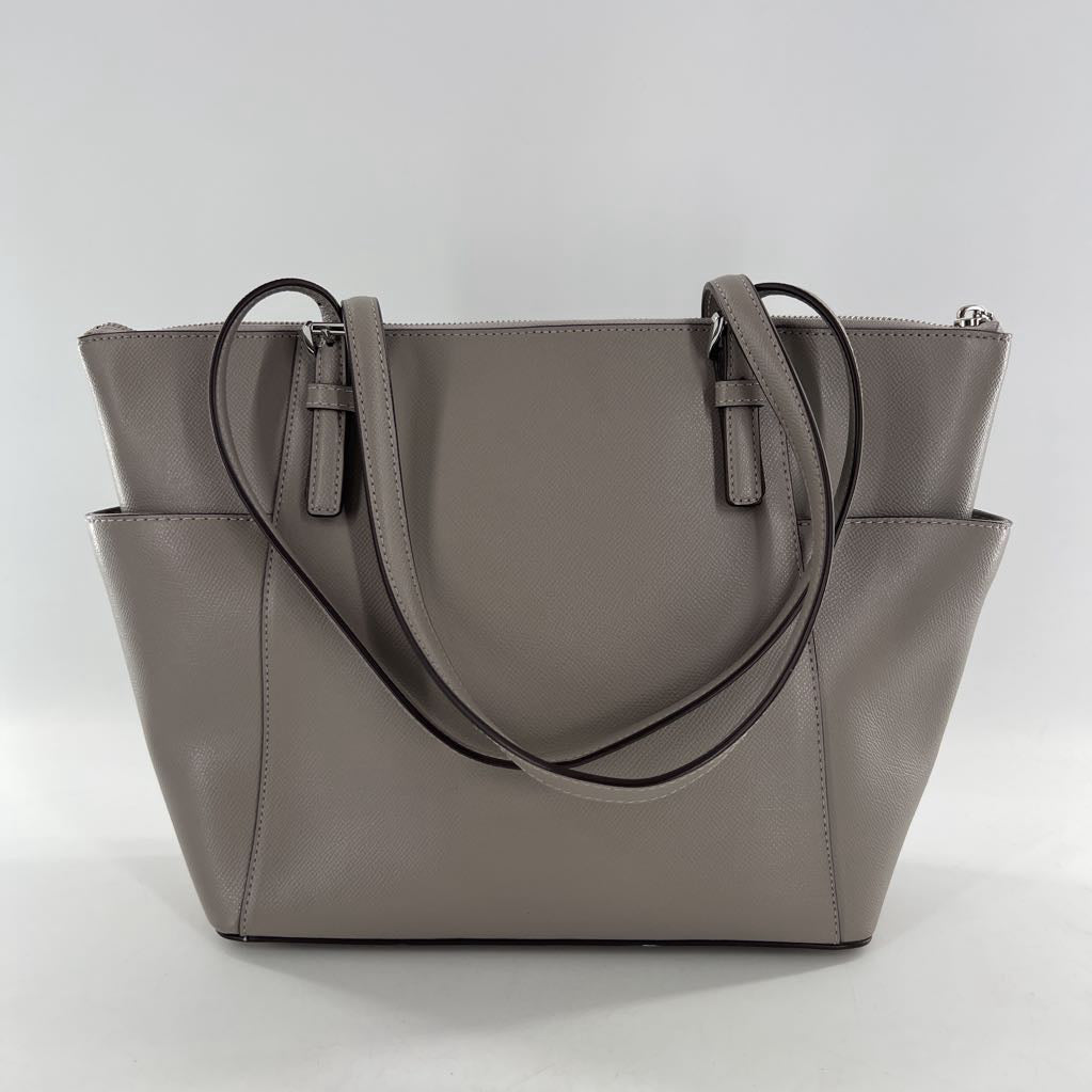 footed top zip tote w/ open pockets