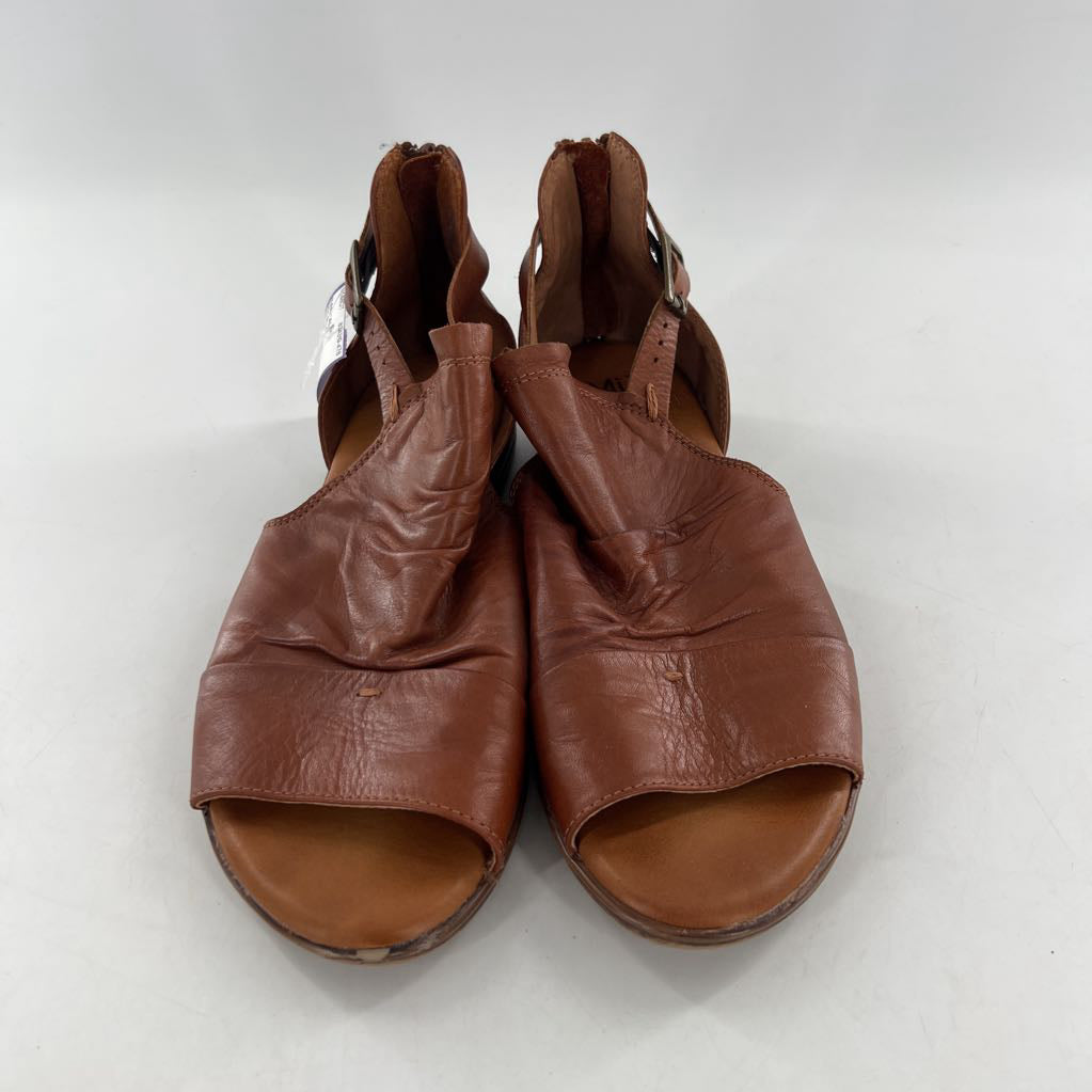 9.5 open toe ruched sandals