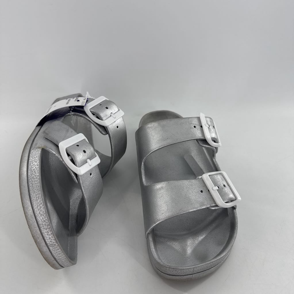 7 double buckle sandal