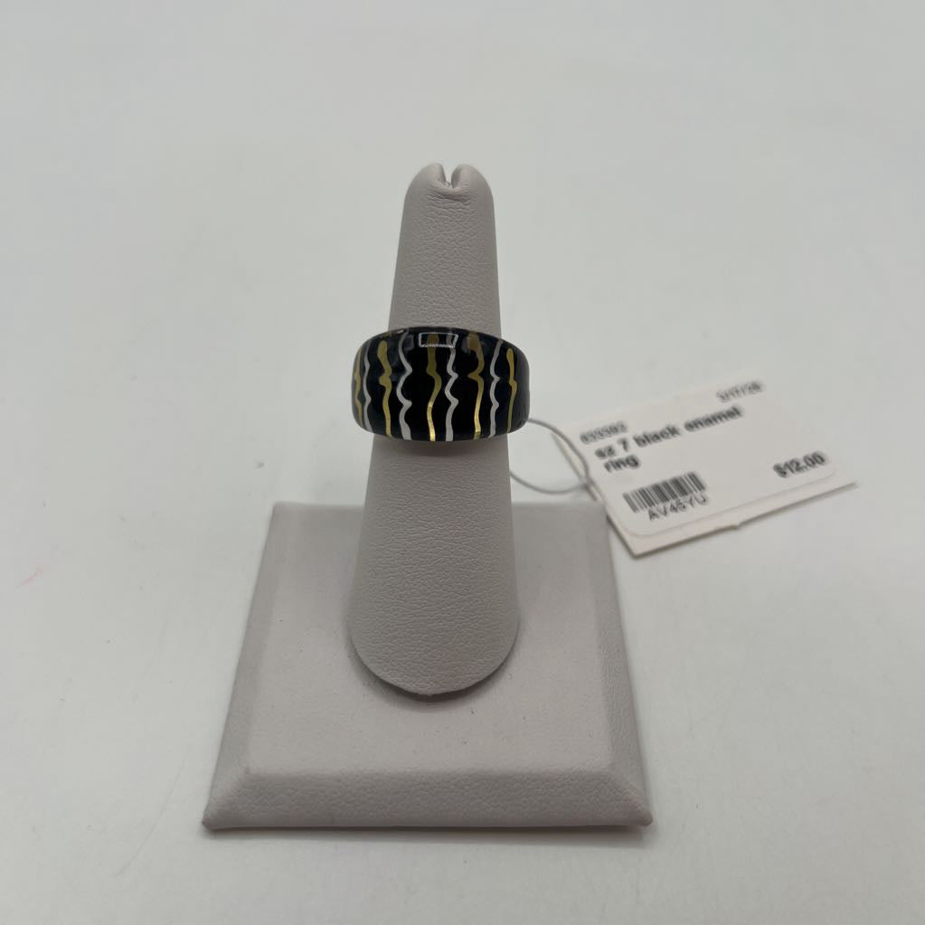 sz 7 black enamel ring