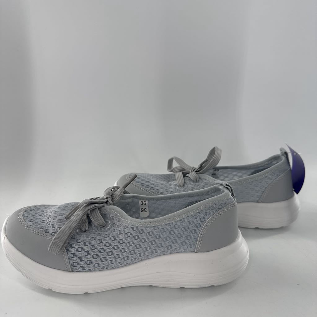 5.5 mesh slip-on sneaker