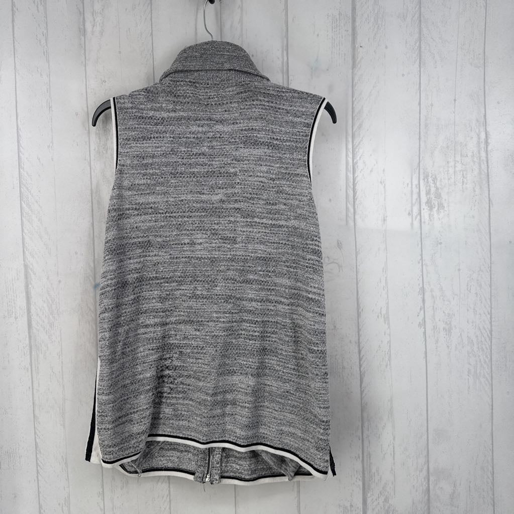 L zip-up vest