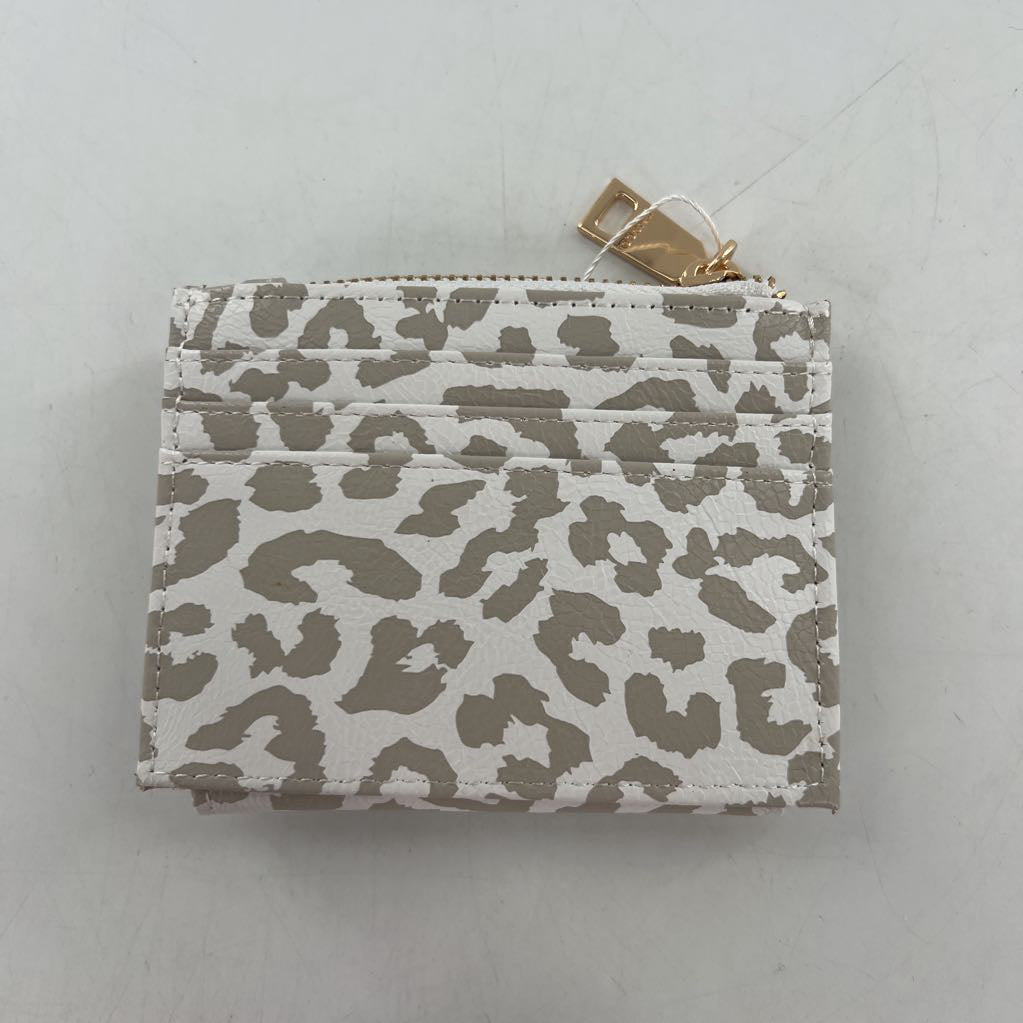 vegan animal print bi-fold card holder