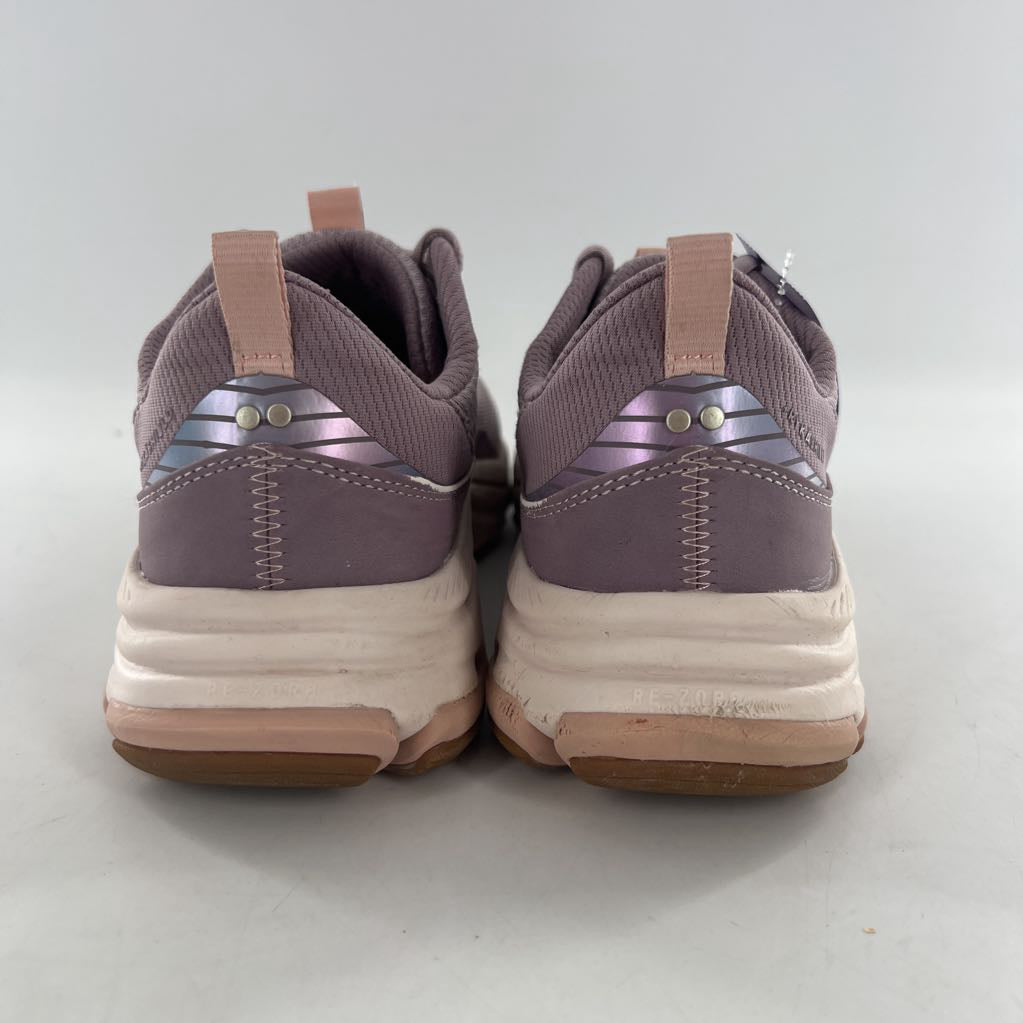 11 lace-up sneaker