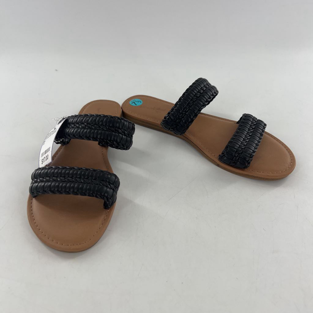 7.5 woven leather straps slip-on sandal