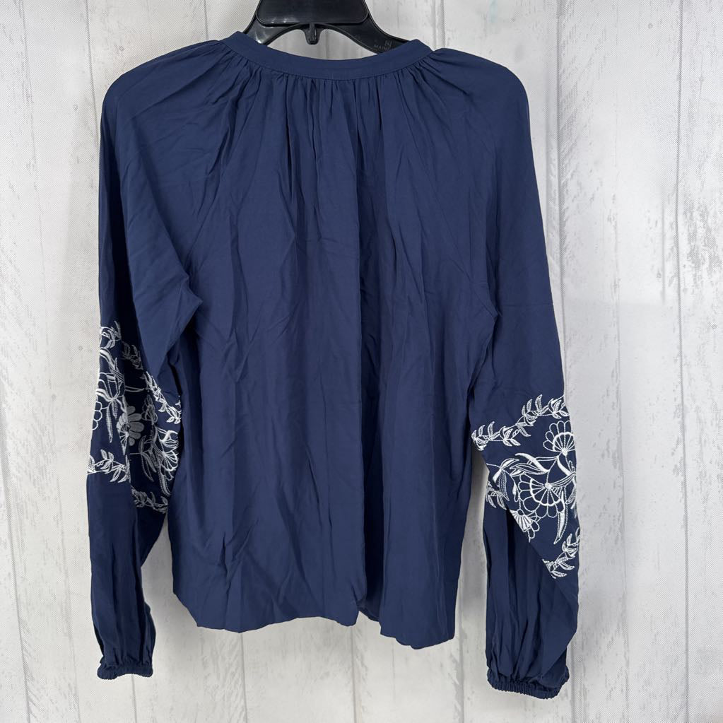 S tassel tie embroidered l/s top
