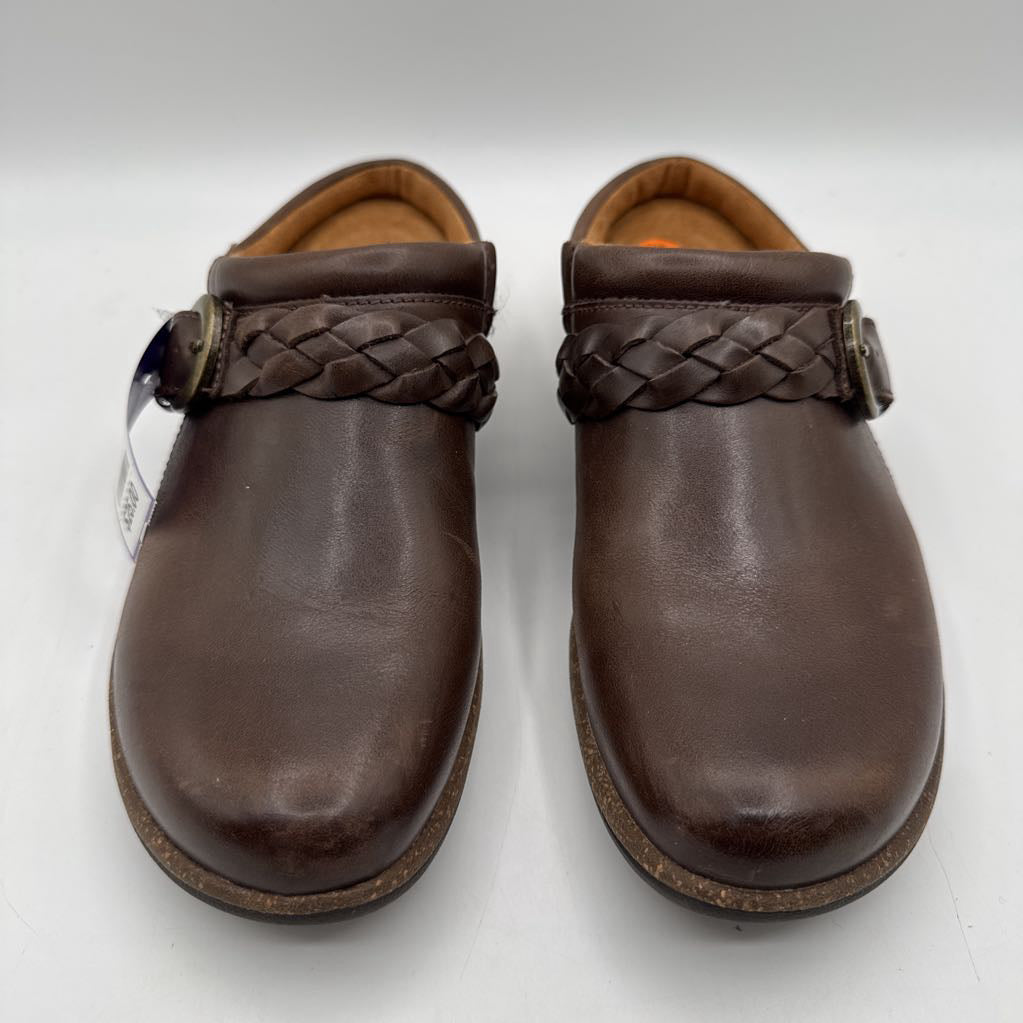8.5 leather clogs