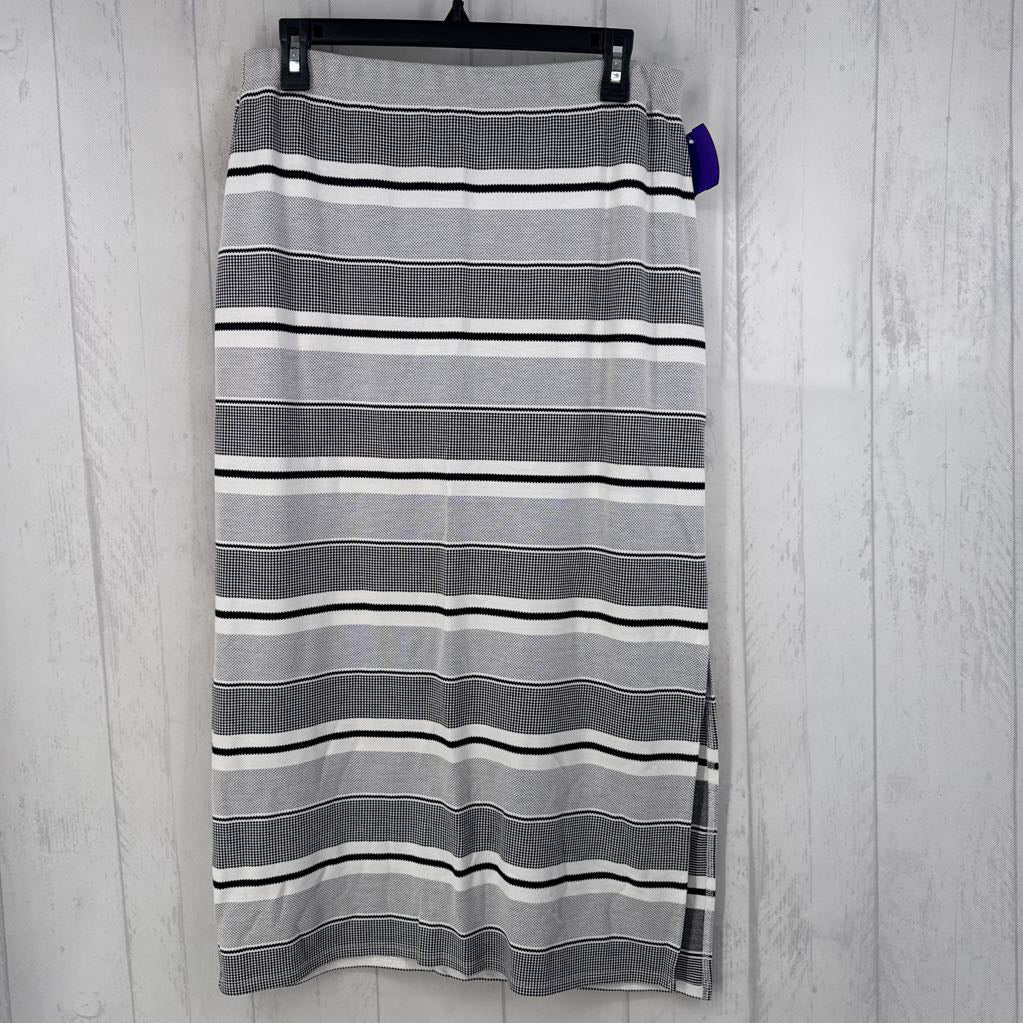 L striped/checkered pull-on skirt
