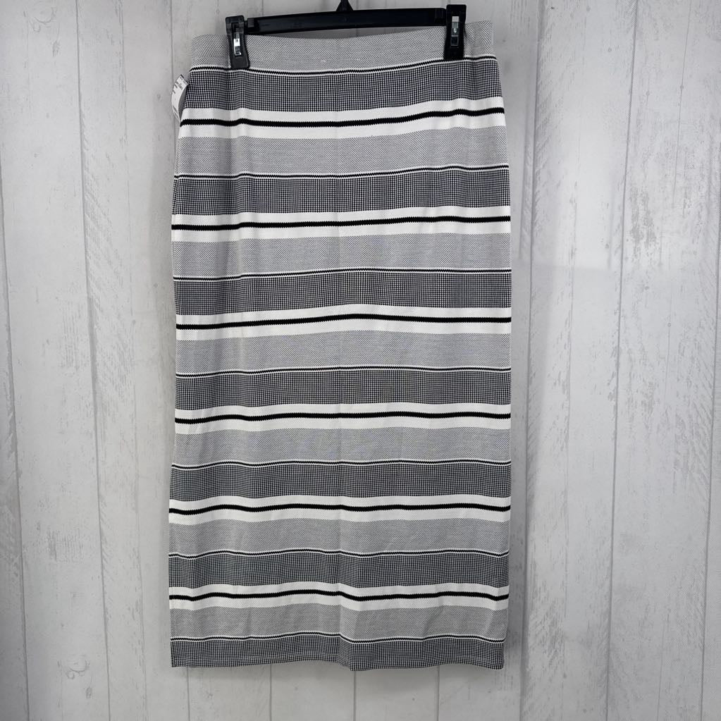 L striped/checkered pull-on skirt