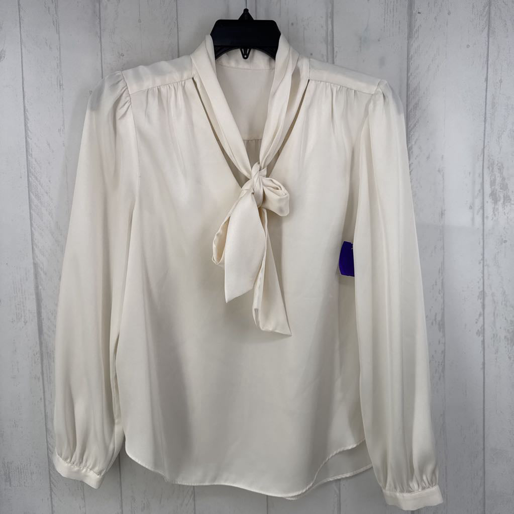 XL v-neck bow front l/s top